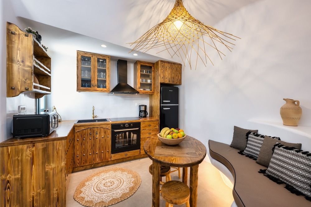 I K I A since 1980 Villa, 2 Bedrooms 8