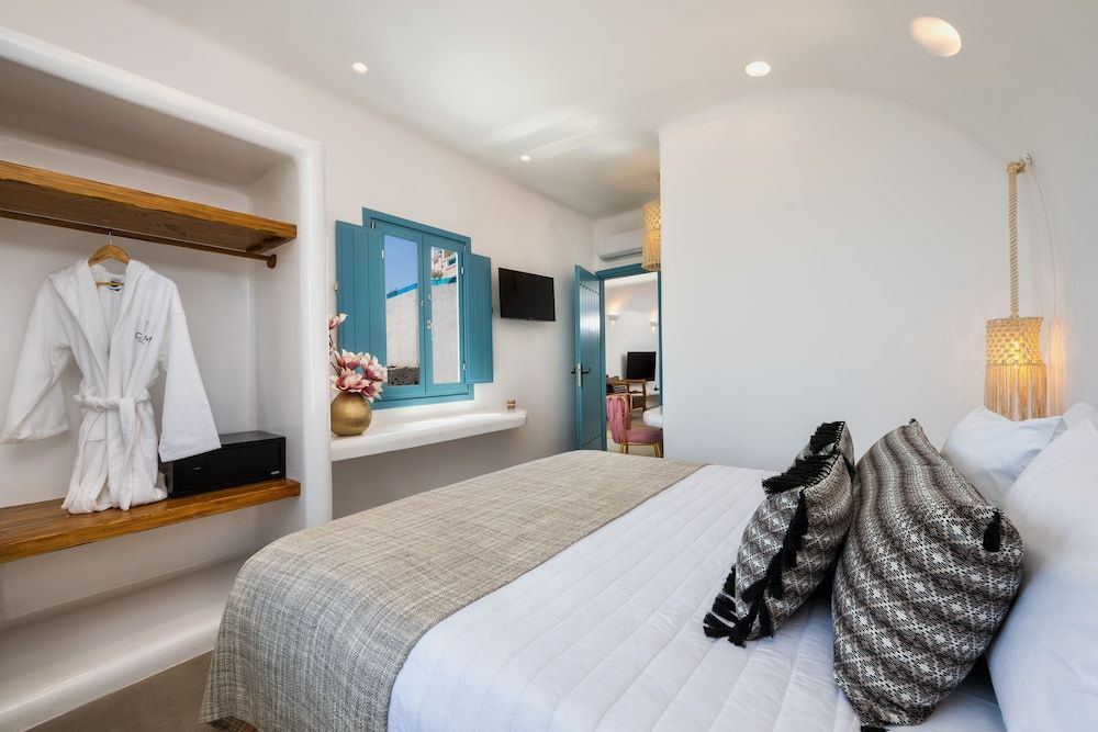 I K I A since 1980 Villa, 2 Bedrooms 5