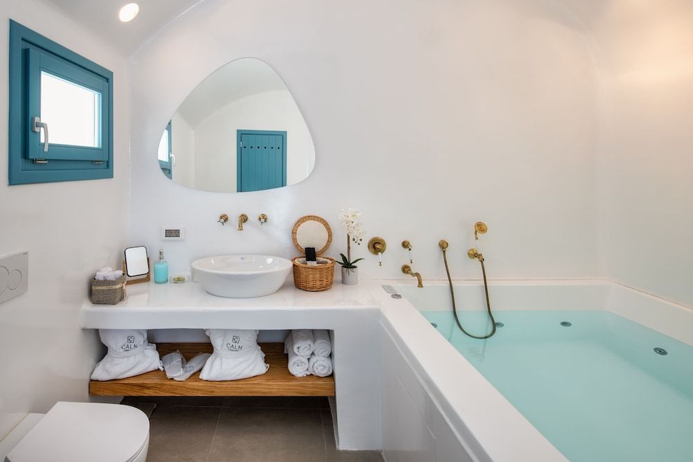 I K I A since 1980 Villa, 2 Bedrooms 6