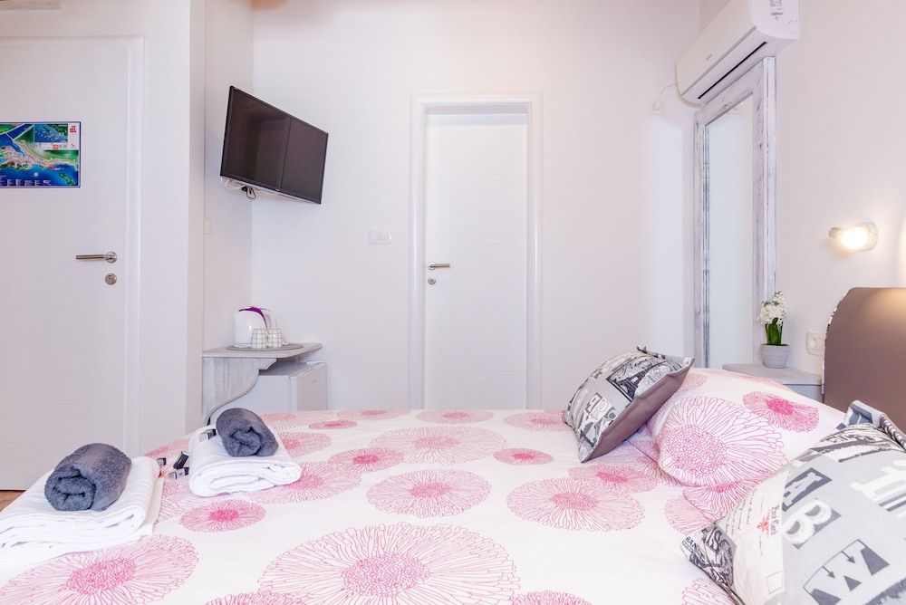 Guest House Nikolina Double Room (5) 6