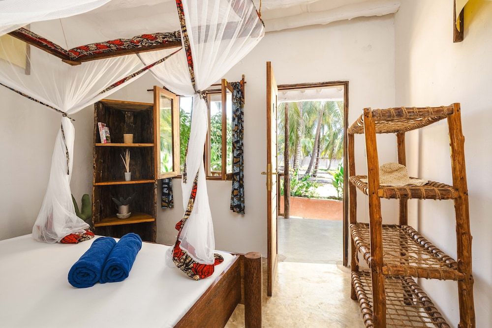 Shanuo Beach Bungalows Double Standard 5