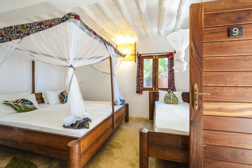 Shanuo Beach Bungalows Triple Standard 4