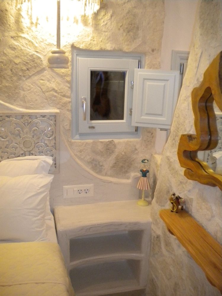 Starlight Luxury Seaside Villa & Suites Starlight Vista Suite with Mountain and Seaview 36