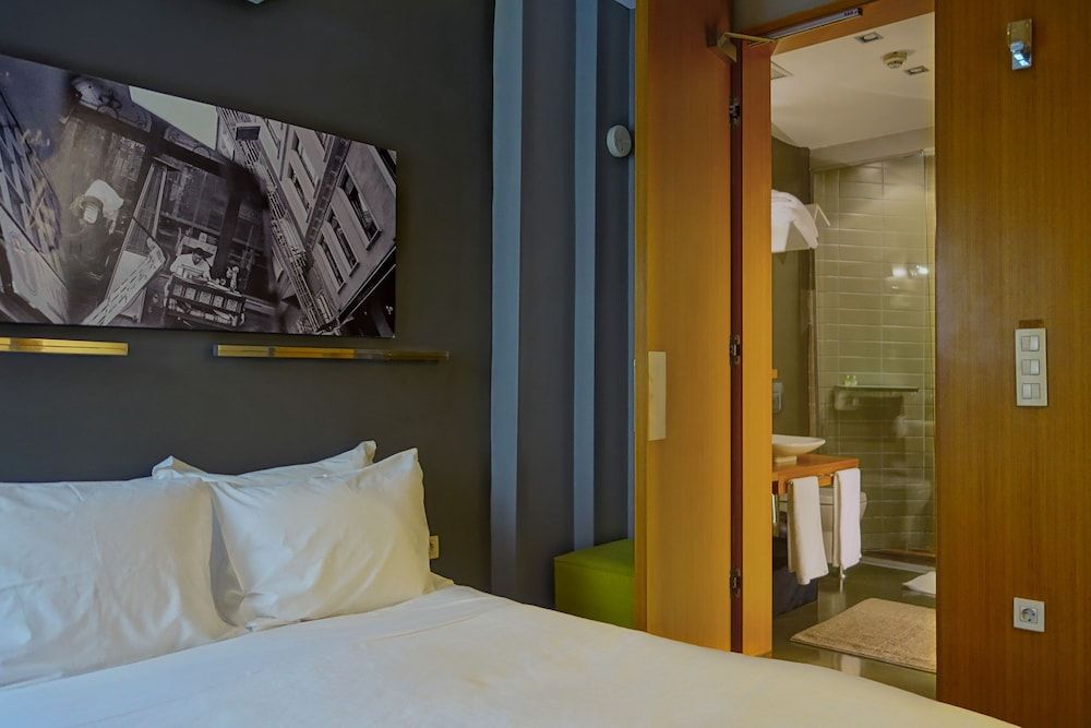 I'zaz Entrance Loft 2