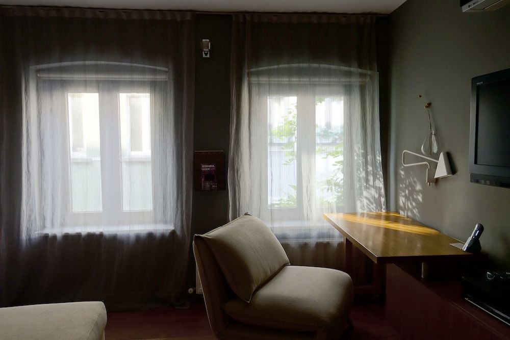 I'zaz Top Floor Loft 5