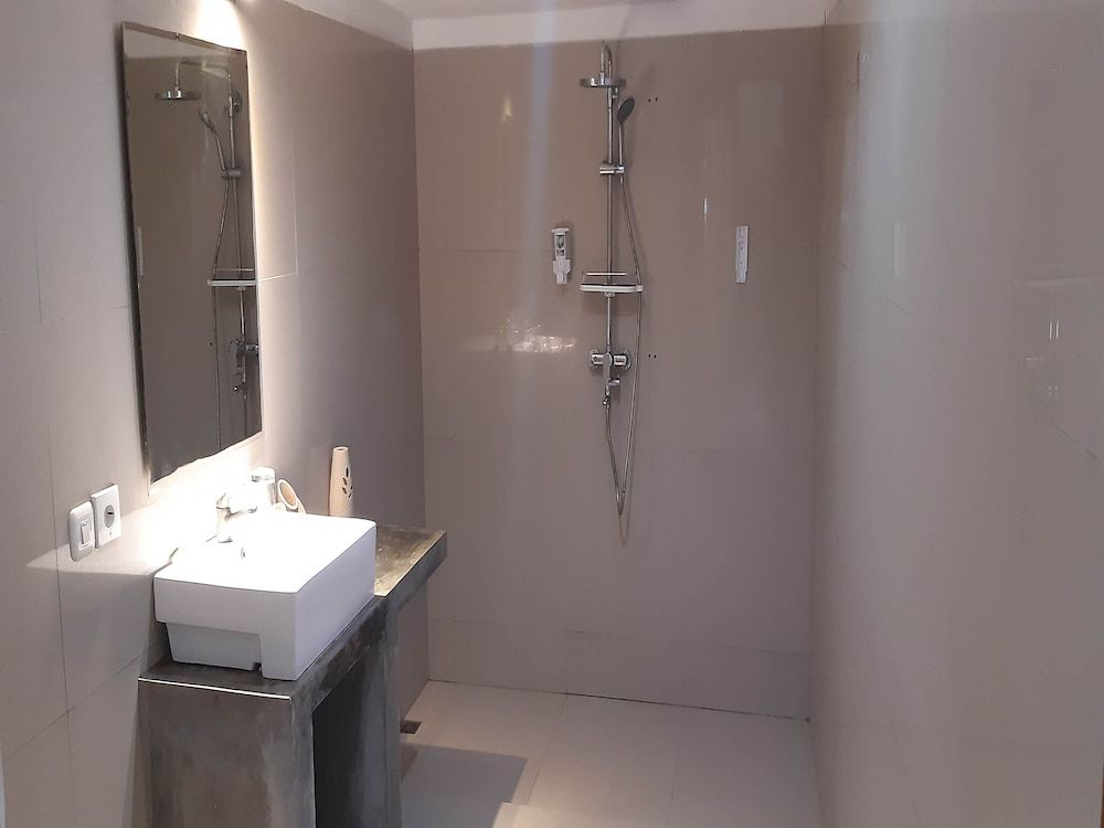 undefined Dream Hotel 5