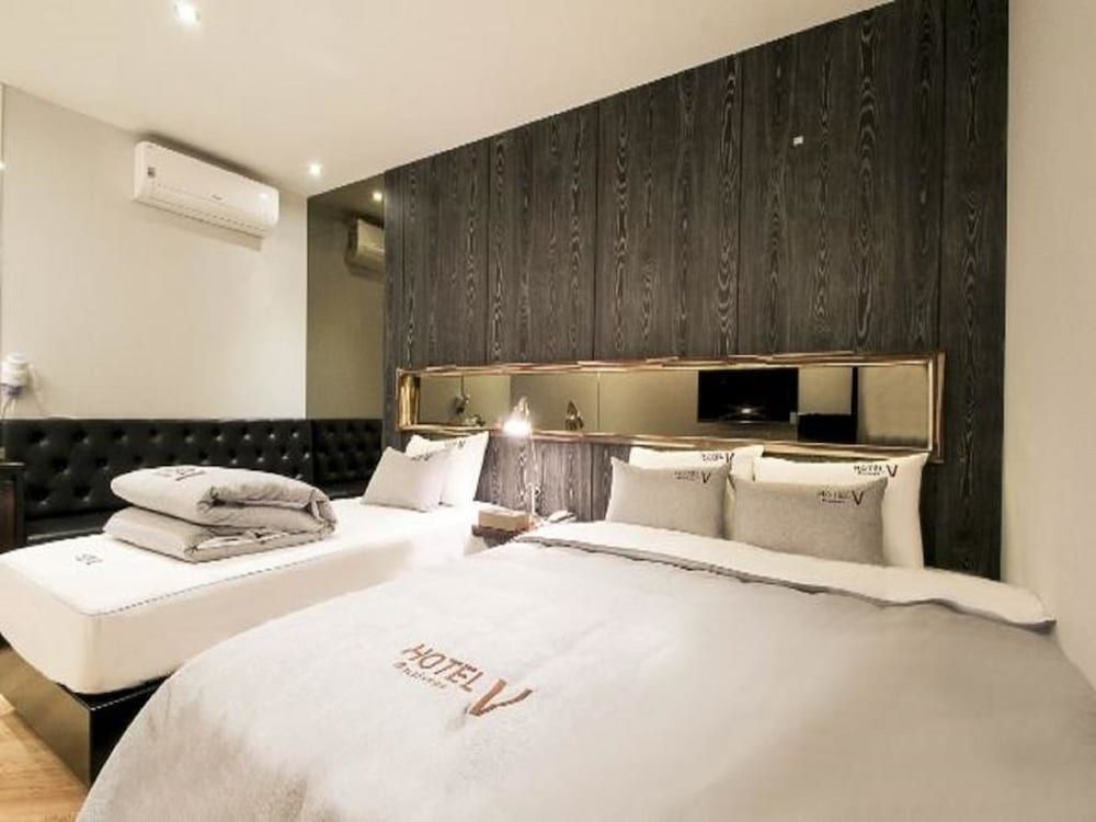undefined V Hotel 10