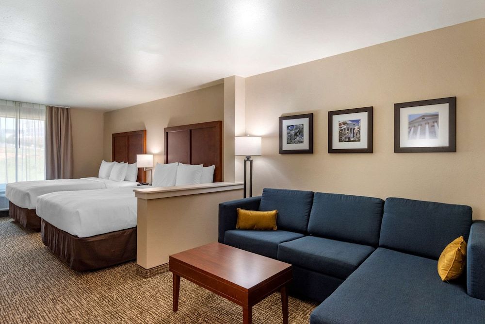 Suite, Multiple Beds, Non Smoking
