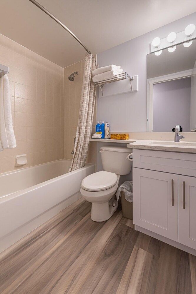 4 Bedrooms Suite - Group of Families Luxury Suite, 4 Bedrooms, Non Smoking, Kitchen 11