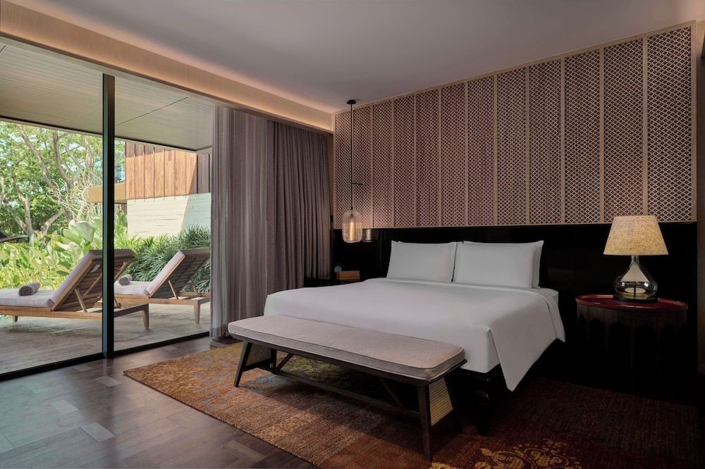 Suite, 1 King Bed (Private Pool)