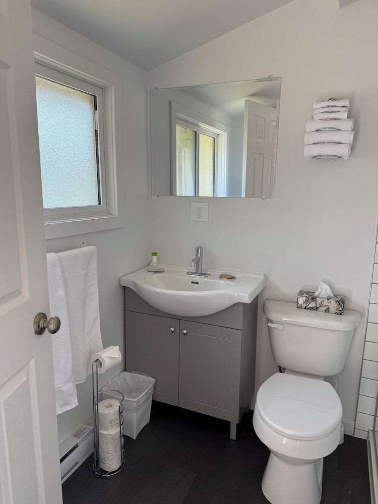 Kitimat Lodge Basic Cabin 4