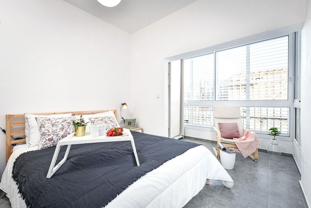 undefined Quiet Street In A Central Location Apt 5