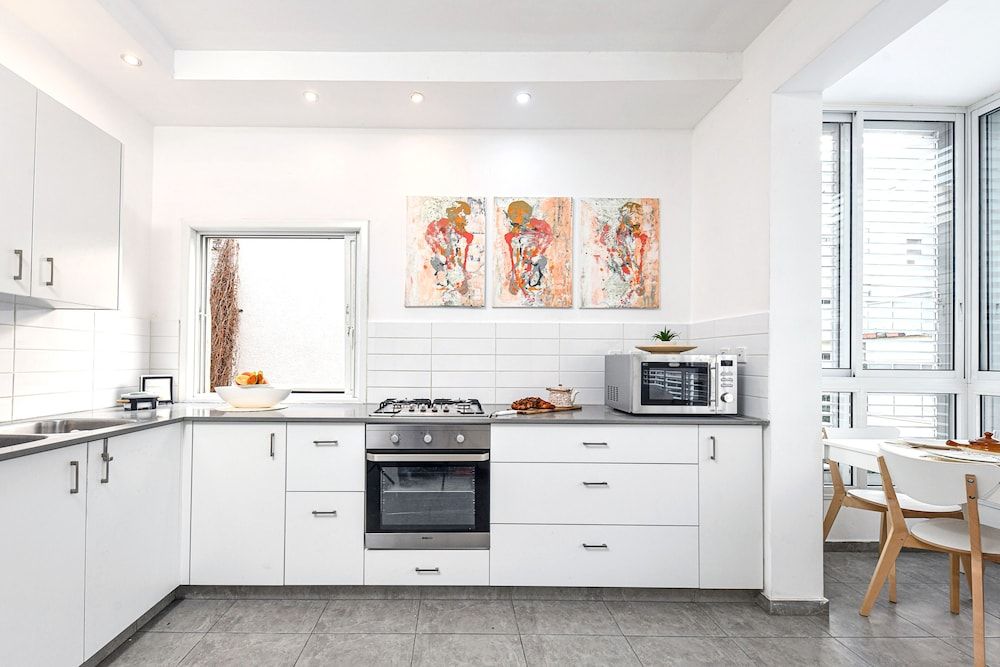 Quiet Street In A Central Location Apt Apartment, 3 Bedrooms 14