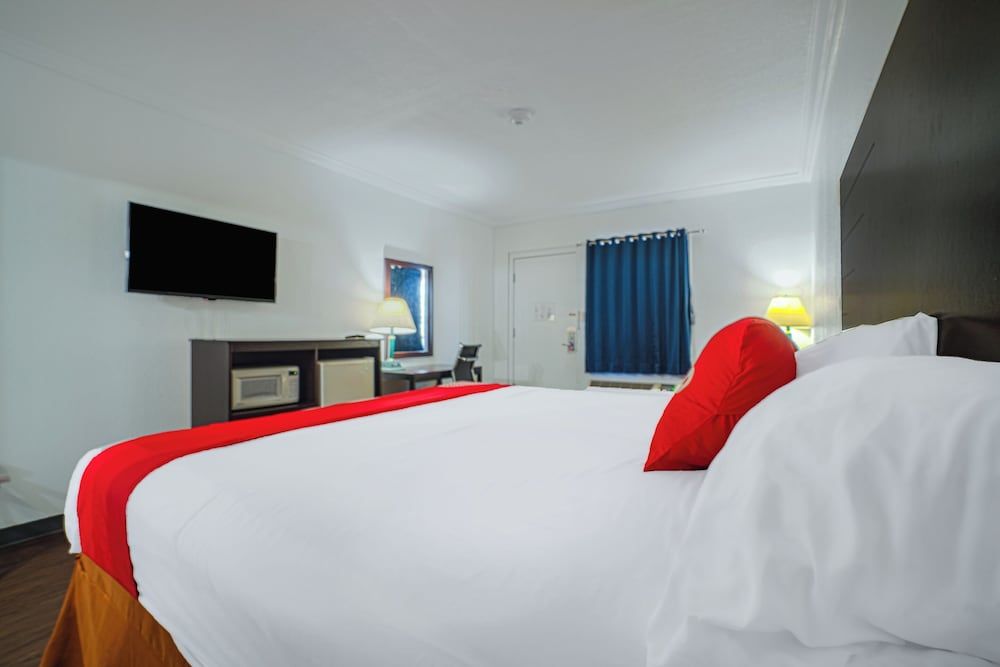 OYO Hotel Kingsville Hwy 77 Room, 1 King Bed