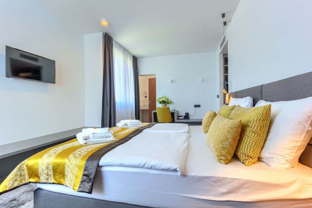 Bel Residence Deluxe Double or Twin Room 5