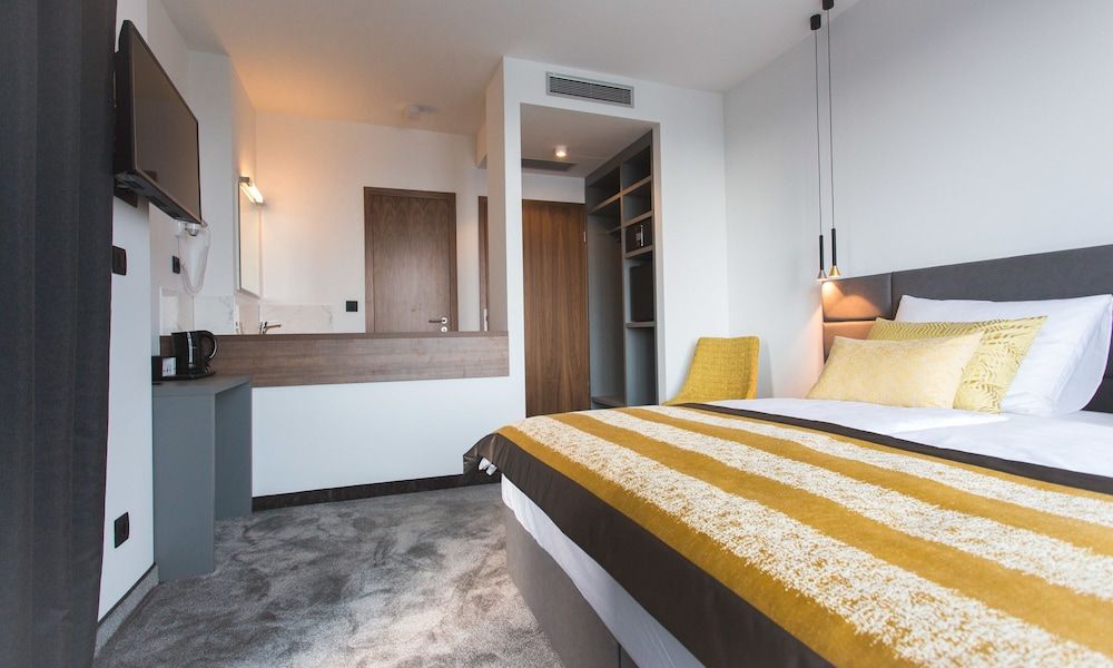 Bel Residence Deluxe Double or Twin Room 3