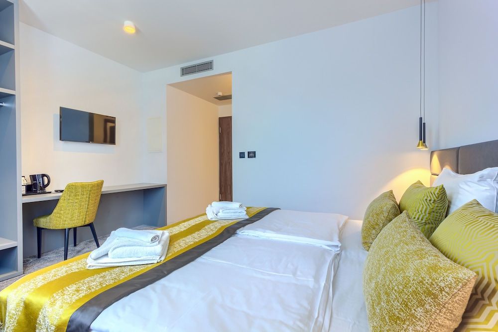 Bel Residence Deluxe Double or Twin Room 8