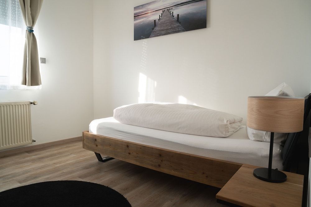 E&D Hotel Basic Single Room 4