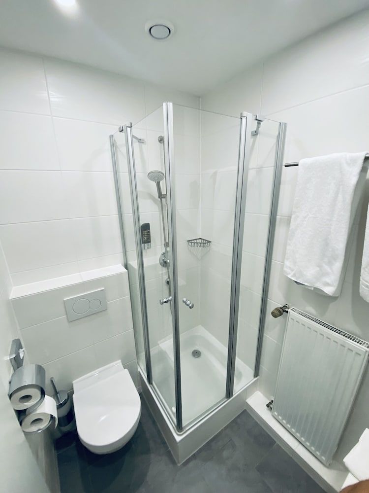 E&D Hotel Basic Single Room 7