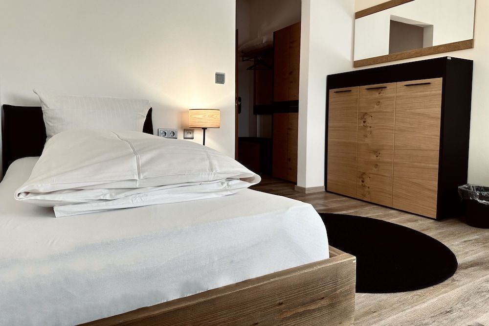 E&D Hotel Basic Single Room 6