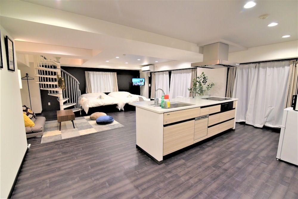 Hotel Central Yokohama Deluxe Double Room, Non Smoking, Balcony 10