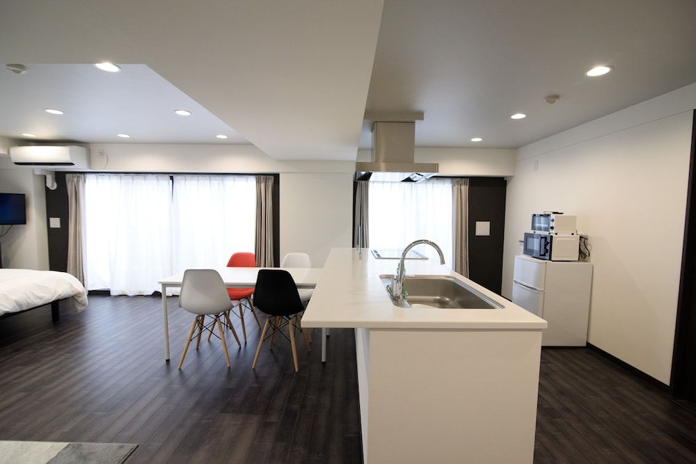 Hotel Central Yokohama Deluxe Double Room, Non Smoking, Balcony 11