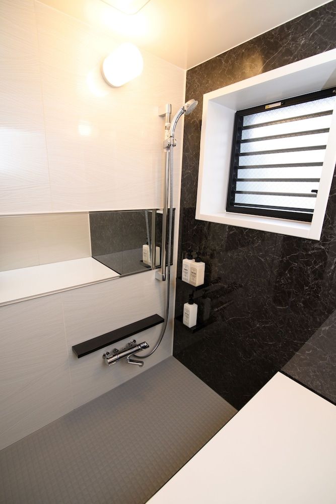 Hotel Central Yokohama Deluxe Double Room, Non Smoking, Balcony 9