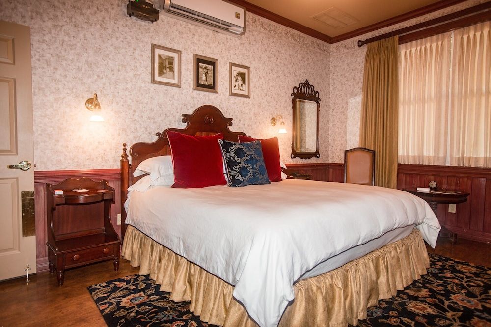 Kiepersol Bed and Breakfast Deluxe Room 4