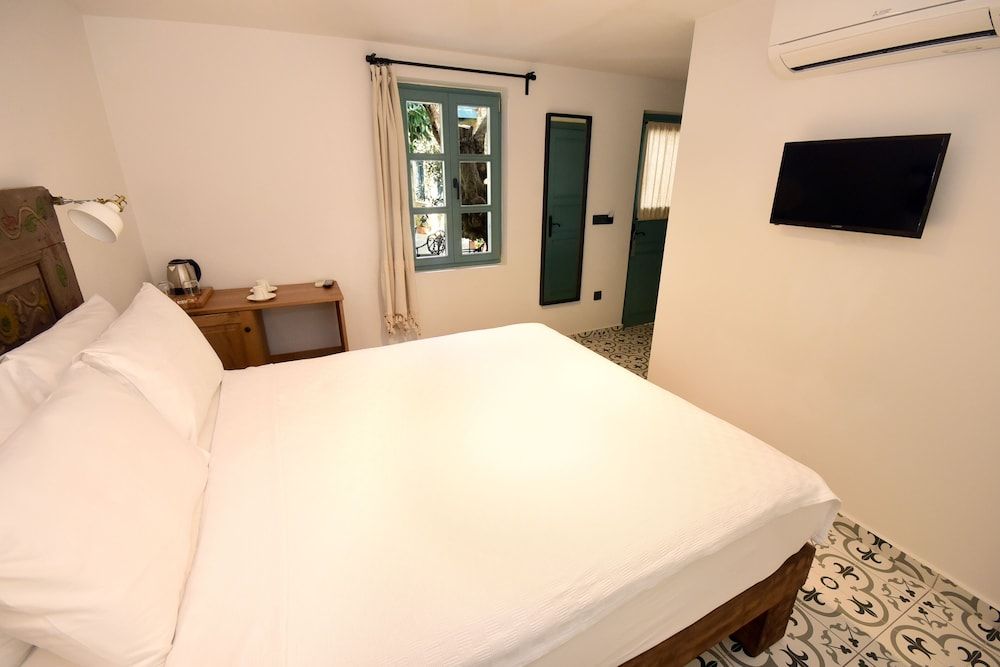 Oalis Deluxe Room 3