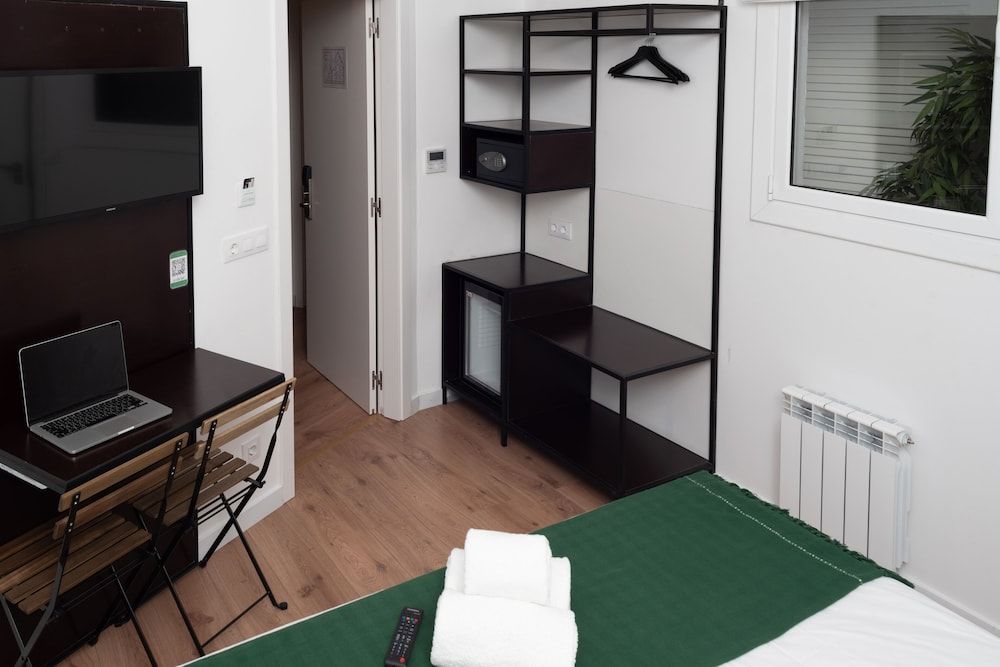 Bailén Green House Standard Twin Room, Interior 9