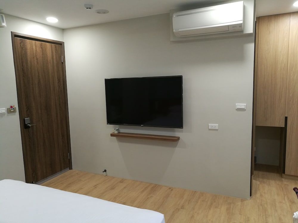 Minzu Hotel Comfort Double Room 11