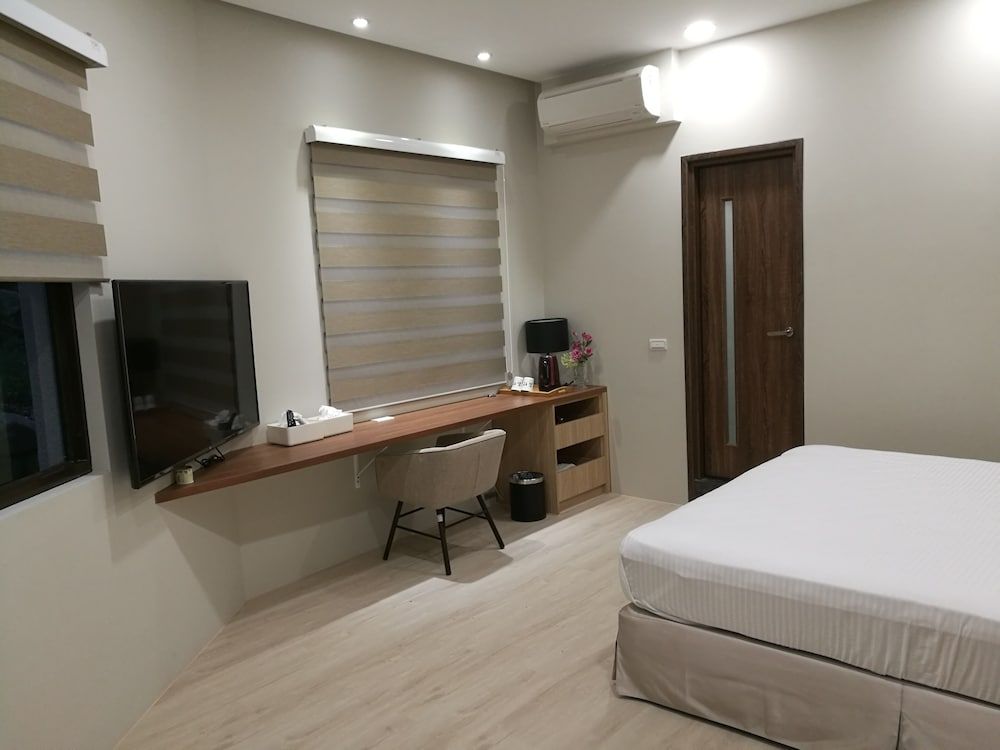 Minzu Hotel Comfort Double Room 4