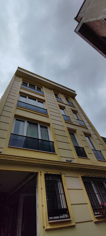 undefined Sunset Apart 6