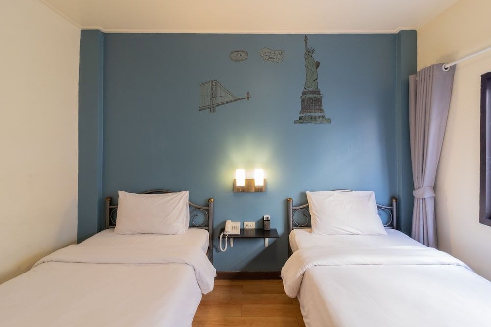 Intown Residence Superior Twin Room 7