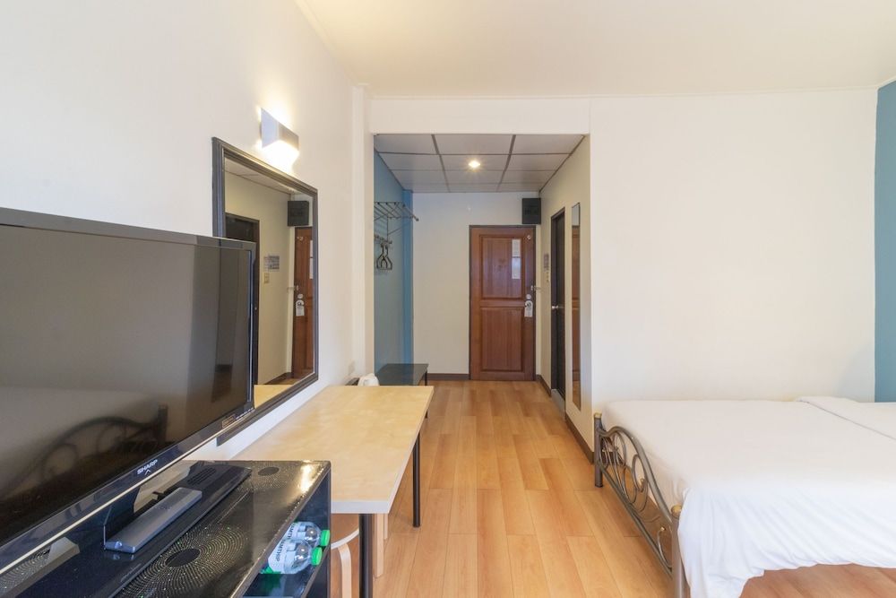 Intown Residence Superior Twin Room 18