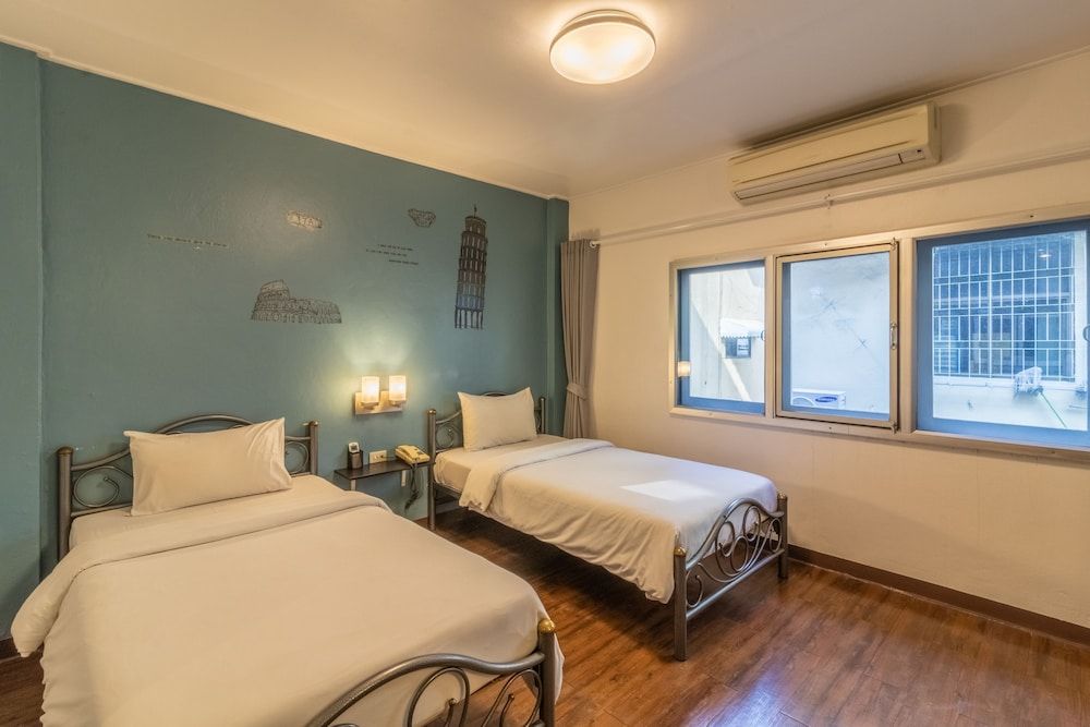 Intown Residence Superior Twin Room 10