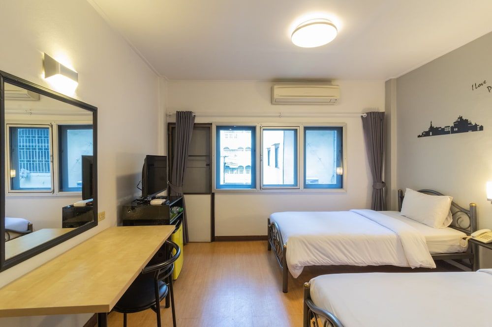 Intown Residence Superior Twin Room 12