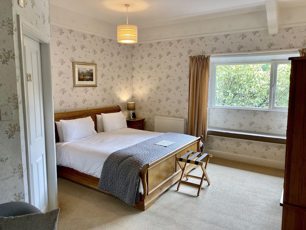 Superior Room, Bathtub, Mountain View (No. 8)