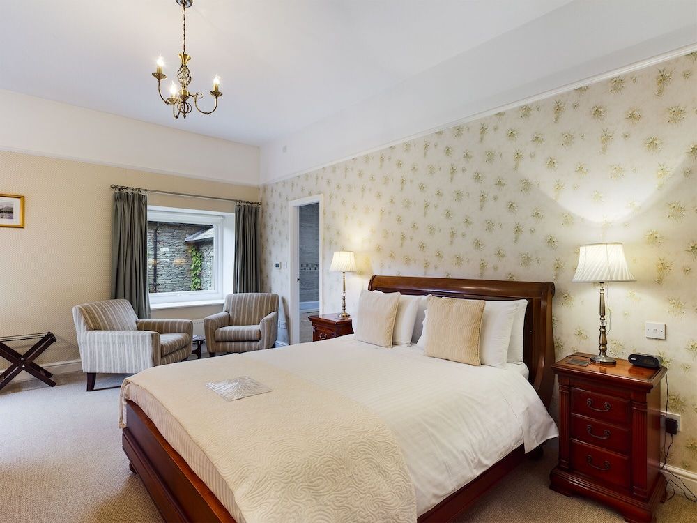 Superior Room (No. 7)
