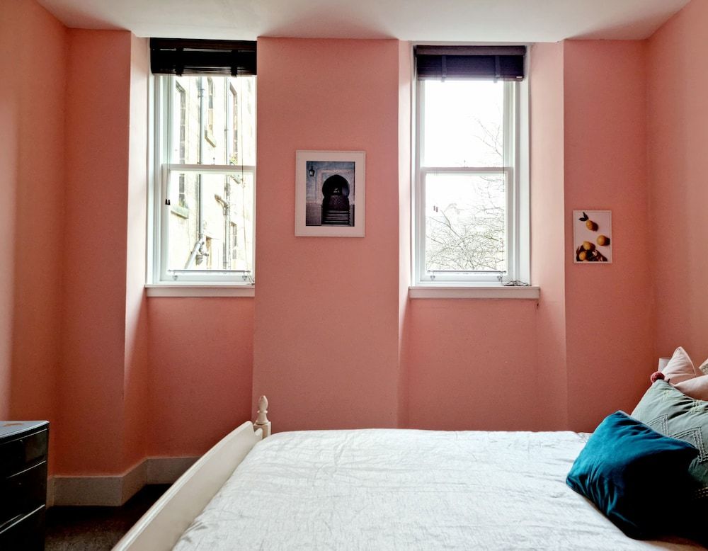 undefined Vibrant Spacious Apartment In West End 9