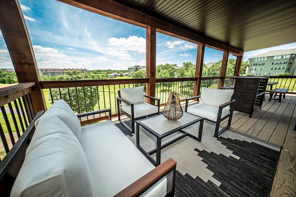 Presidential House, Fireplace, Golf View