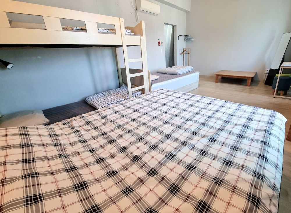 Wandonesia Deluxe Family Room 2