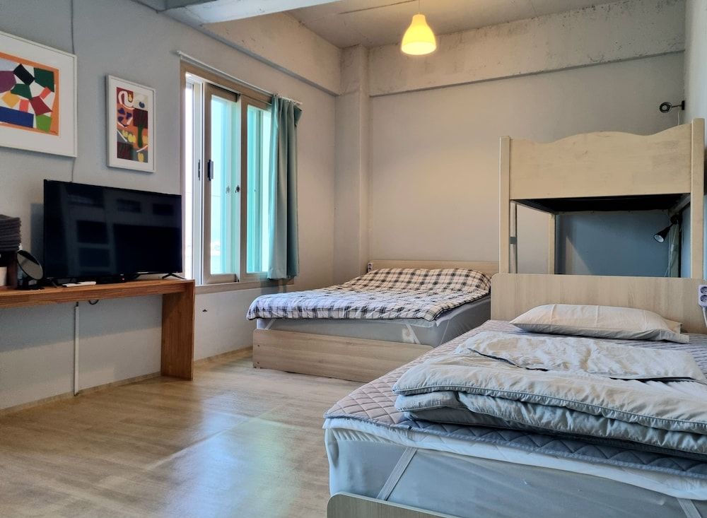 Wandonesia Deluxe Family Room 3