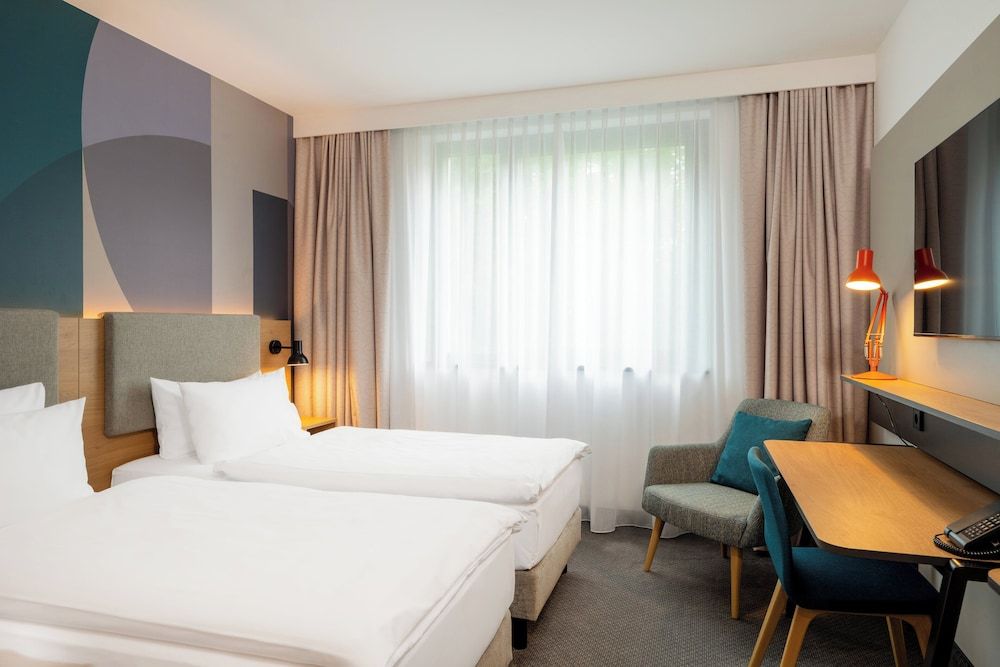 Holiday Inn Munich- Westpark by IHG Standard Room, 2 Twin Beds 4