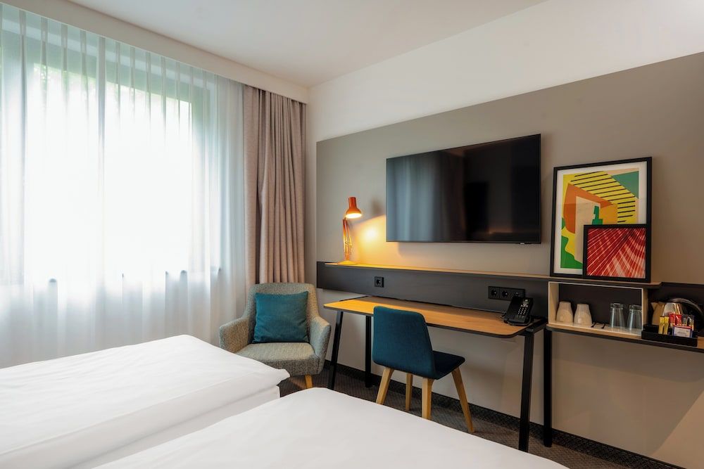 Holiday Inn Munich- Westpark by IHG Standard Room, 2 Twin Beds 3