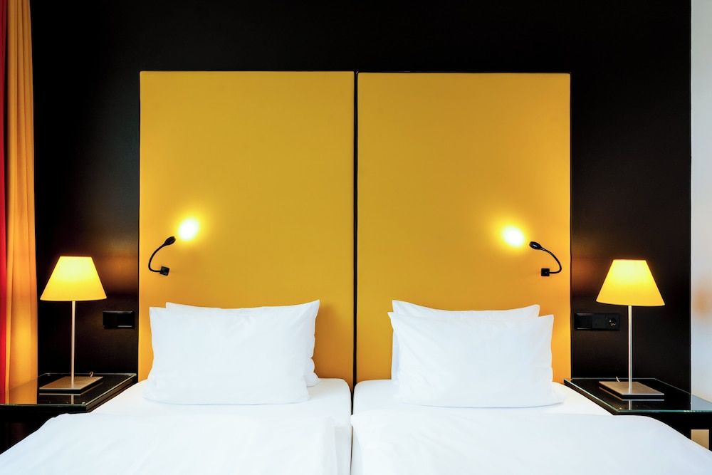 Holiday Inn Munich- Westpark by IHG Standard Room, 2 Twin Beds 8