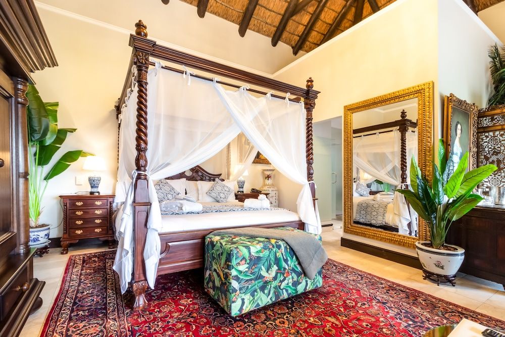 Honeymoon Suite