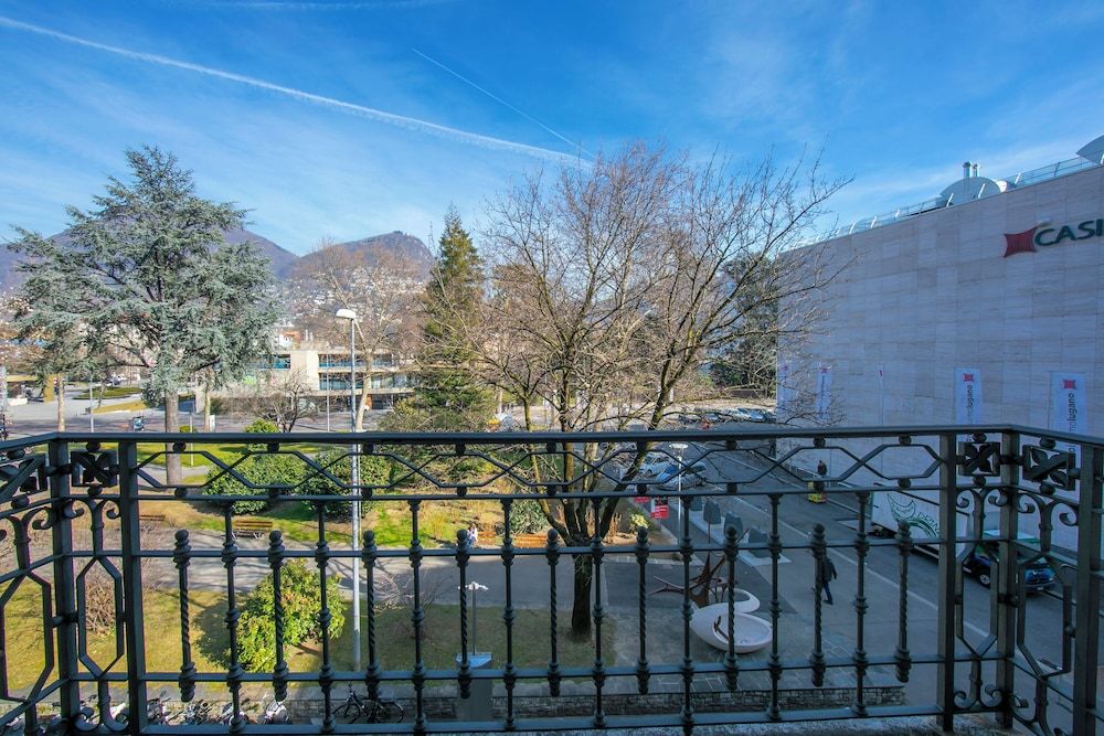 undefined Little Lugano 4