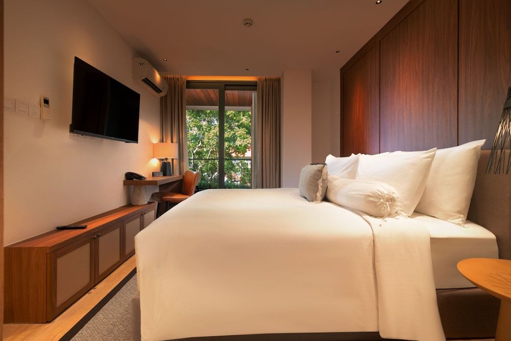 Beachwalk Residence Deluxe Suite, 2 Bedrooms 3