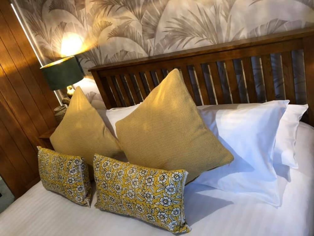 The Wheatsheaf Inn Double Room (Room 4) 4